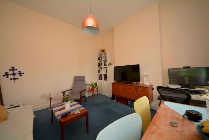 1 Bedroom Flat To Rent In High Road, East Finchley, N2
