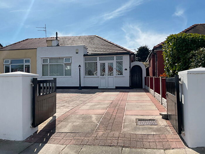 2 Bedroom Semi-Detached Bungalow For Sale In Fairhaven Road, Southport, PR9