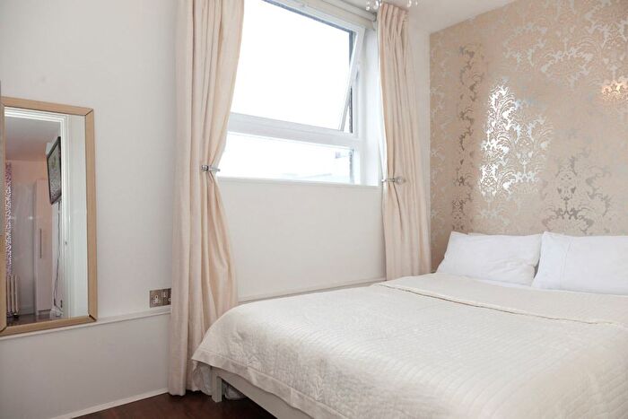 1 Bedroom Flat For Sale In Huguenot House, Oxendon Street, London, SW1Y
