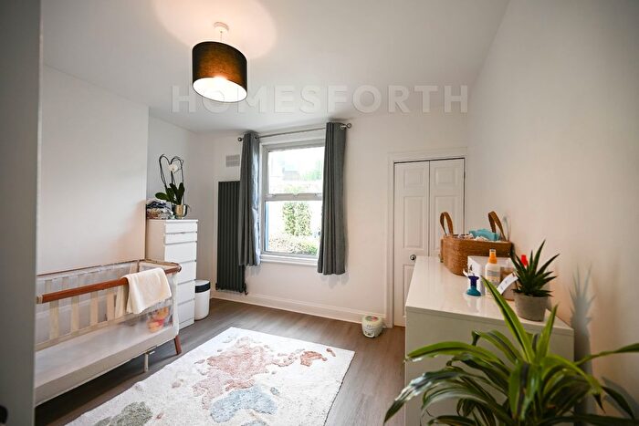 2 Bedroom Flat To Rent In Rainham Road, Kensal Green, NW10