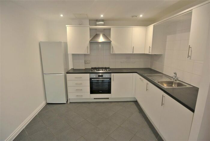2 Bedroom Flat To Rent In Woburn Hill, Addlestone, KT15