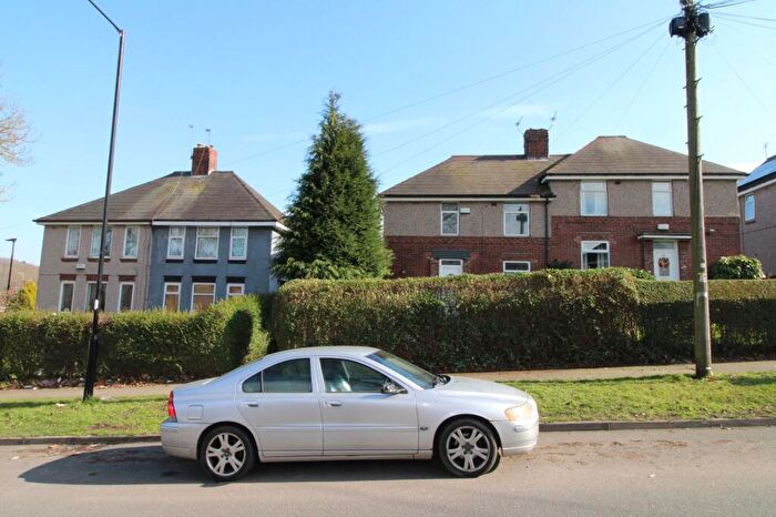 3 Bedroom Semi-Detached House To Rent In Bellhouse Road, Sheffield, South Yorkshire, S5