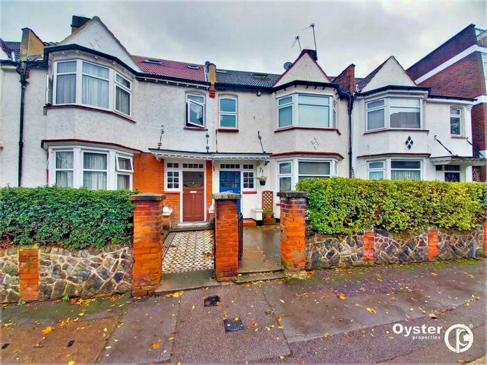 2 Bedroom Flat To Rent In Ewart Grove, London, N22