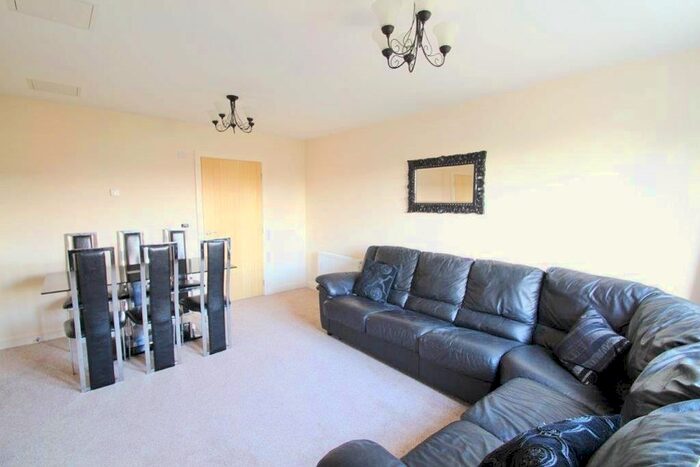 2 Bedroom Flat To Rent In Middlewich House, Taywood Road, Northolt, UB5