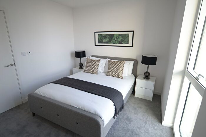 2 Bedroom Flat To Rent In Woodberry Down, London, N4