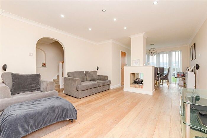 4 Bedroom Semi-Detached House For Sale In Northdown Road, Longfield, Kent, DA3