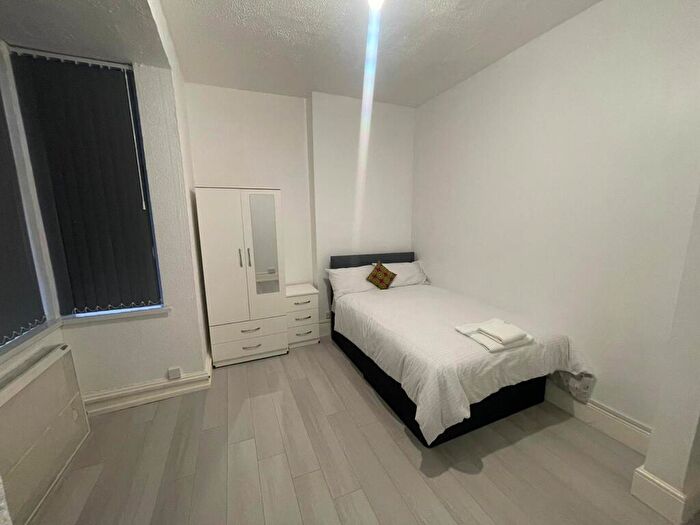 13 Bedroom House Of Multiple Occupation To Rent In Birmingham Road, Marlbrook, B61