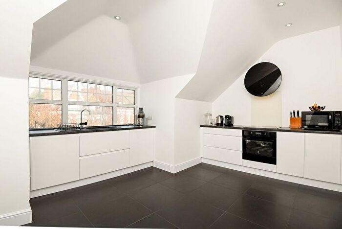 1 Bedroom Flat To Rent In Church Crescent, Muswell Hill, London, N10