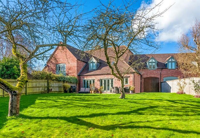 4 Bedroom Terraced House To Rent In Hawkes Hill Close, Norton Lindsey, CV35