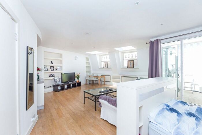 1 Bedroom Studio To Rent In Garrick Street, London, WC2E