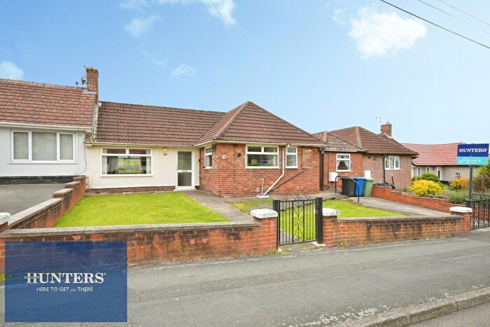 2 Bedroom Semi Detached Bungalow For Sale In Cedar Street, Hollingwood, Chesterfield, S43