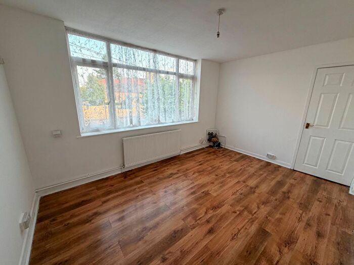 3 Bedroom Flat To Rent In Woodway Lane, Coventry, CV2
