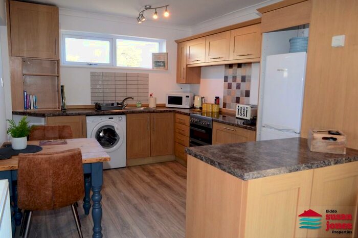 1 Bedroom Apartment For Sale In Mynytho, Pen Llyn Peninsula, LL53