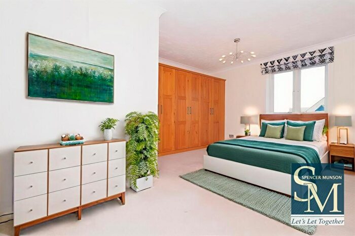 2 Bedroom Apartment To Rent In Aragon Lodge, Boleyn Court, Epping New Road, Buckhurst Hill, IG9