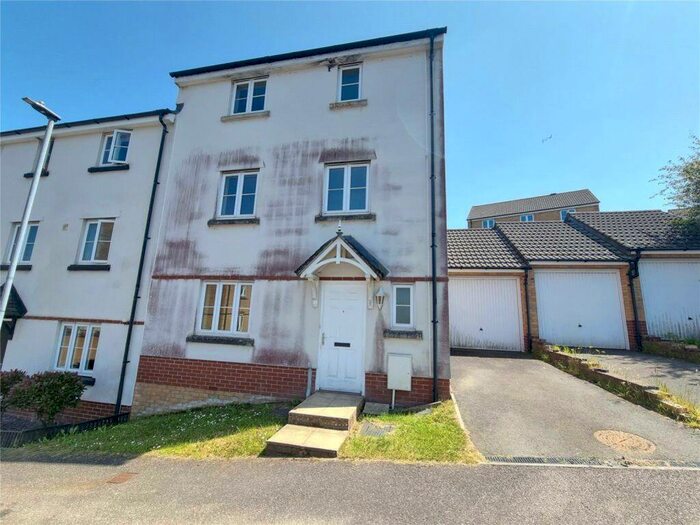 5 Bedroom Semi-Detached House To Rent In Trafalgar Drive, Great Torrington, Devon, EX38