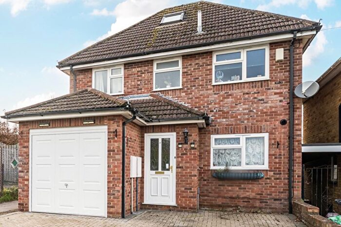 3 Bedroom Detached House For Sale In Newbury, Berkshire, RG14
