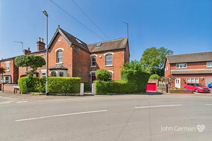 4 Bedroom Detached House For Sale In Woods Lane, Stapenhill, DE15