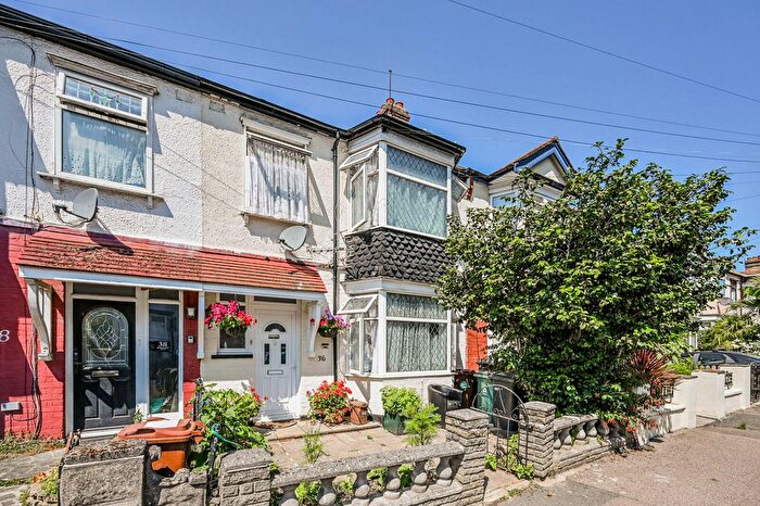 4 Bedroom Terraced House For Sale In Bridge End, Walthamstow, London, E17