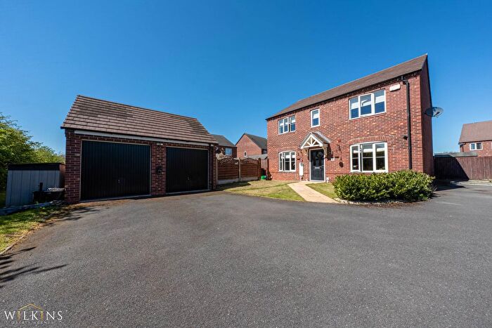 4 Bedroom Detached House For Sale In Cornfield Way, Nuneaton, Warwickshire, CV10