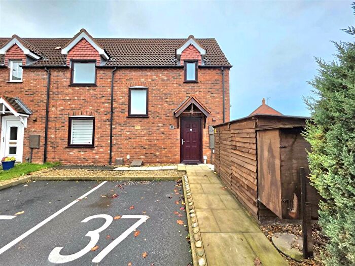 3 Bedroom End Of Terrace House For Sale In Chamomile Way, Spalding, PE11