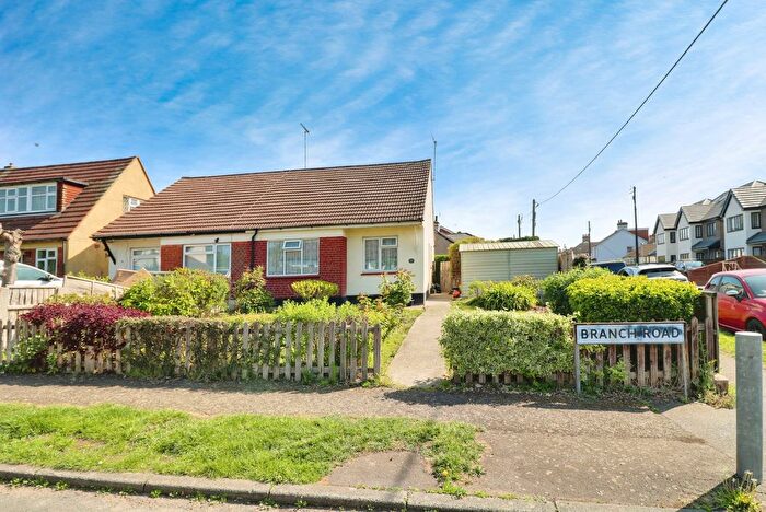 2 Bedroom Semi-Detached Bungalow To Rent In Branch Road, Benfleet, SS7
