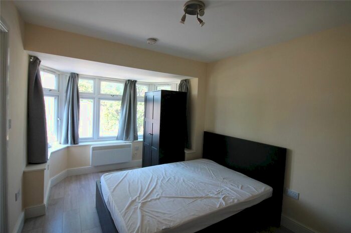 1 Bedroom Studio To Rent In Bideford Avenue, Perivale, Greenford, UB6