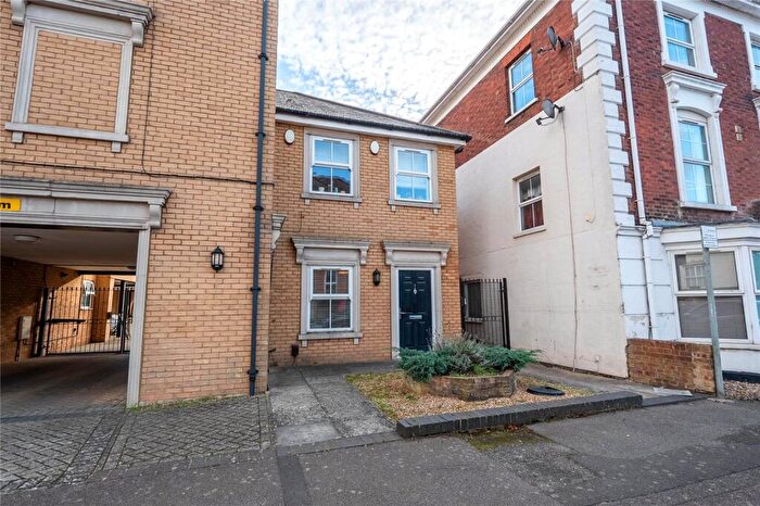 1 Bedroom Maisonette For Sale In Lara House, Old Road, Leighton Buzzard, Beds, LU7