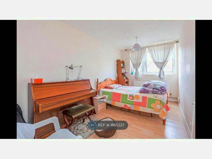 2 Bedroom Flat To Rent In New Cross, London, SE14