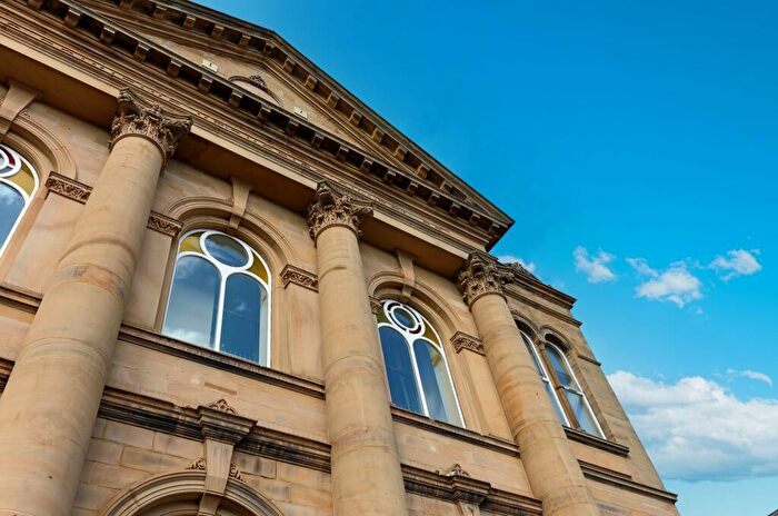 1 Bedroom Flat To Rent In Fountain Street, Morley, LS27