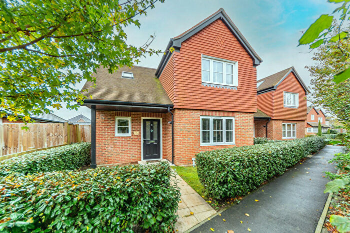 3 Bedroom Detached House For Sale In Summer Close, Aldingbourne, PO20