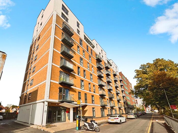 1 Bedroom Apartment To Rent In Victoria Avenue, Southend-On-Sea, SS2