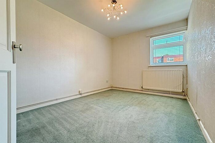 3 Bedroom Terraced Bungalow For Sale In Bedroom Terraced Bungalow In Fishbourne, PO19
