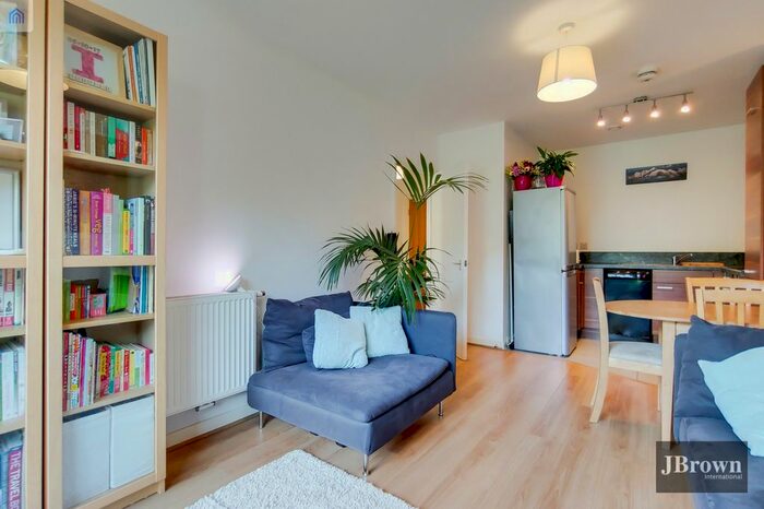 1 Bedroom Flat To Rent In Mulberry Apartments, Coster Avenue, London, N4