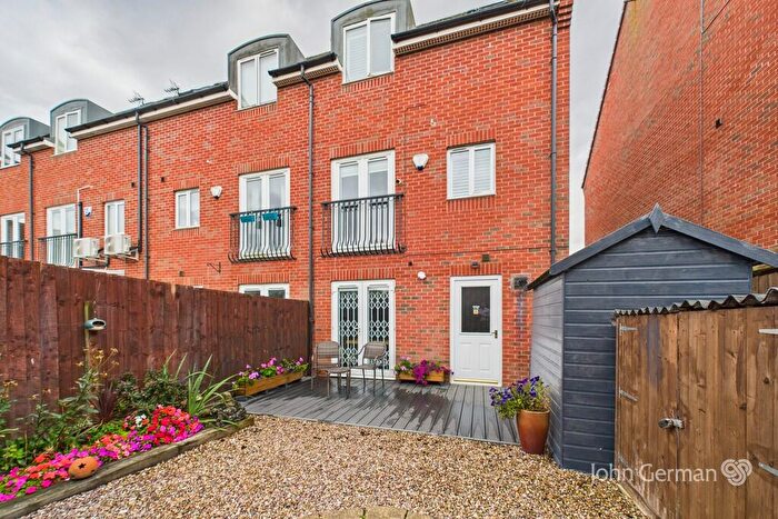 3 Bedroom End Of Terrace House For Sale In Haddon Way, Loughborough, LE11
