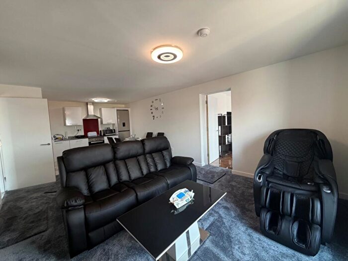 2 Bedroom Apartment To Rent In Victoria Court, B70