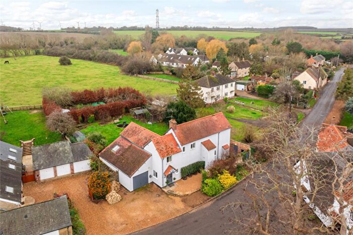 5 Bedroom Detached House For Sale In Clifton Road, Newton Blossomville, Bedfordshire, MK43