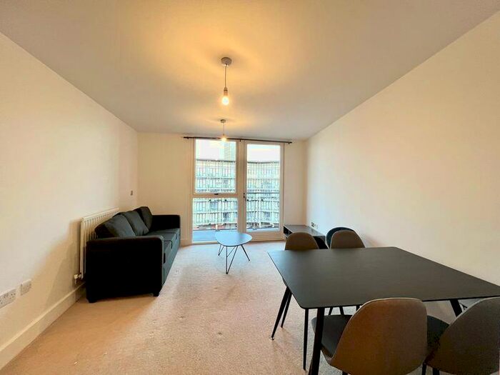 2 Bedroom Flat To Rent In Longleat Avenue, Birmingham, B15