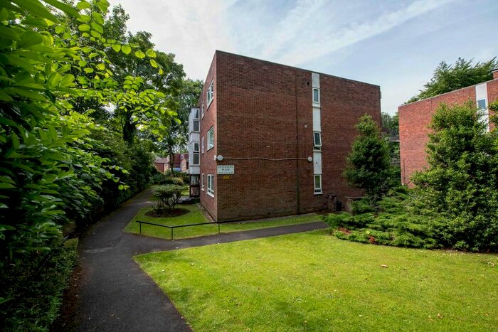 2 Bedroom Flat To Rent In Eccleston Place, Salford, M7