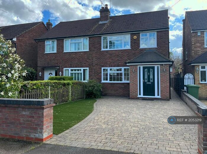 3 Bedroom Semi-Detached House To Rent In Warwick Drive, Cheshunt, Waltham Cross, EN8