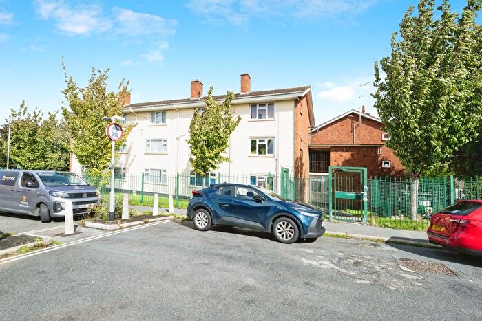 2 Bedroom Maisonette For Sale In Eastwood Road, Bristol, Somerset, BS4