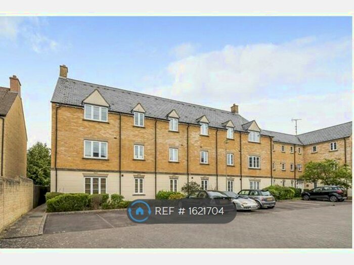 2 Bedroom Flat To Rent In Harvest Way, Witney, OX28