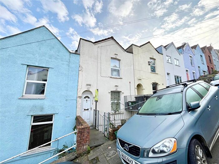 2 Bedroom Apartment To Rent In Totterdown, Summer Hill, BS4