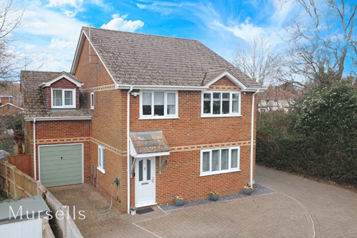 4 Bedroom Detached House For Sale In Lulworth Close, Poole, BH15