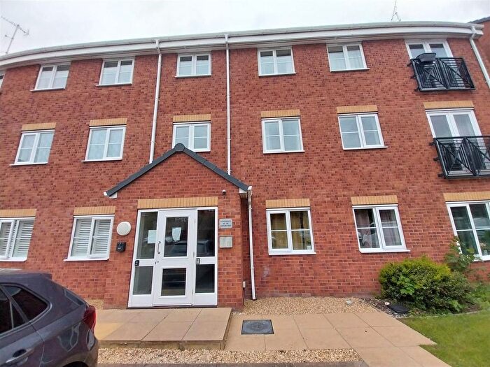 2 Bedroom Flat To Rent In Flat, Century Way, Halesowen, B63