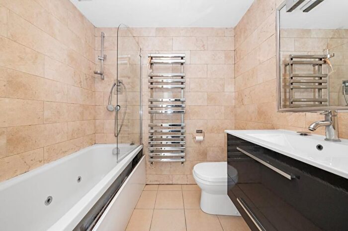 2 Bedroom Flat For Sale In East Dulwich Grove, East Dulwich, SE22