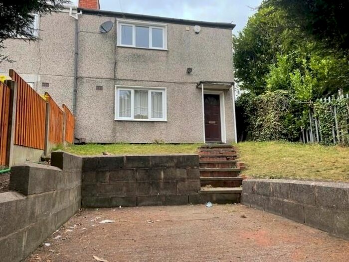 3 Bedroom Property To Rent In Johnson Place, Bilston, WV14