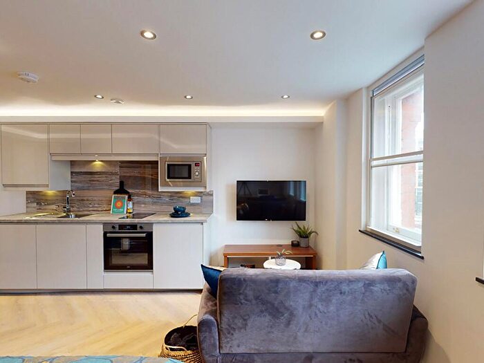 Apartment To Rent In Apt, Live Oasis Piccadilly #, M1