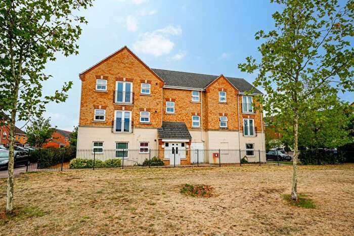 2 Bedroom Flat For Sale In Drakes Avenue, Leighton Buzzard, LU7