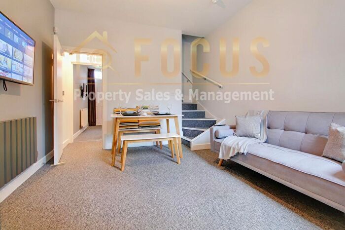 2 Bedroom Terraced House To Rent In Queens Road, Leicester, LE2