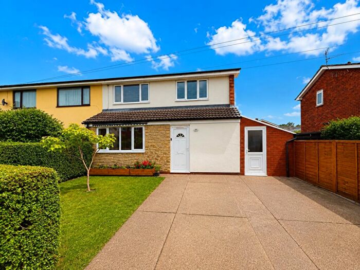 2 Bedroom Semi-Detached House For Sale In Dellfield Avenue, Lincoln, LN6